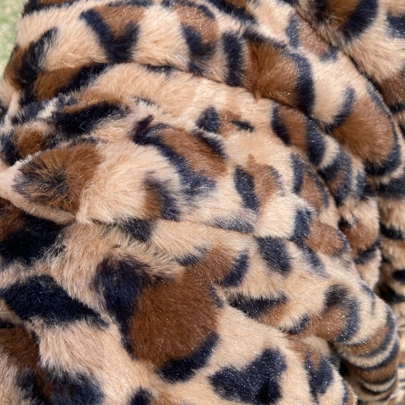 Faux Fur, Leopard print coat - Picture 5 of 10